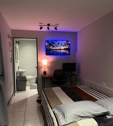 Los Jaules Brand New Hideaway