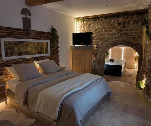 Love room chambre romantique avec Jacuzzi