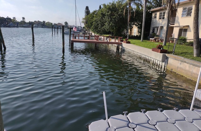 Lovely 1 Bdrm Apartment: sand, beaches and sun