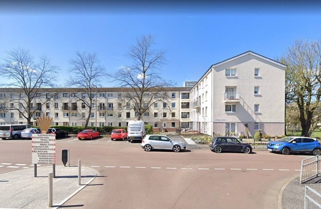 Lovely 1-bedroom property with balcony in West end