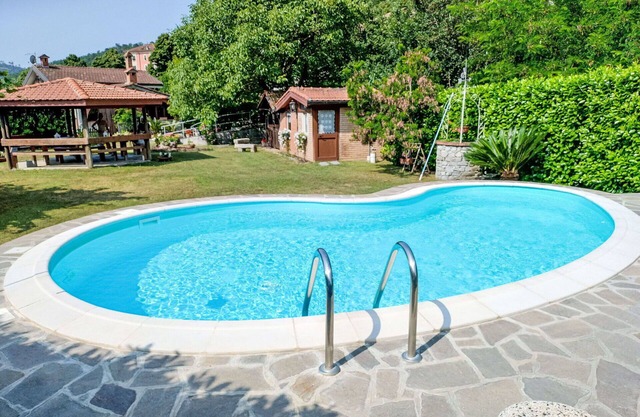 Lovely apartment for 6 people with A/C, private pool, WIFI, TV and terrace