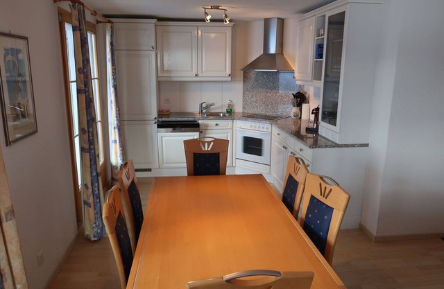 Lovely apartment for 8 guests with WIFI, TV, terrace, pets allowed, panoramic view and parking