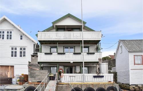 Lovely Apartment In Sævelandsvik