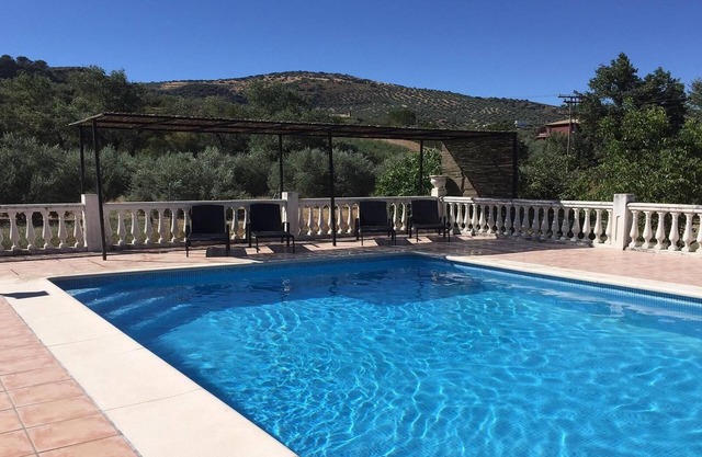 Lovely country house, walking distance to Montefrio, with private, gated pool