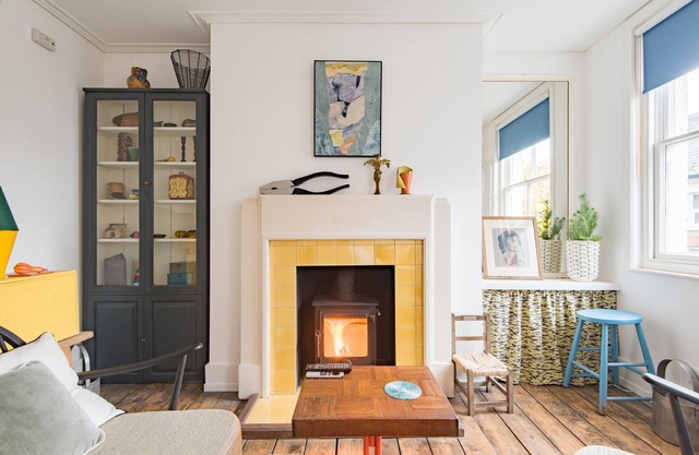 Lovely end of terrace holiday home with a wonderful, quirky vibe, blending art deco with mid-century