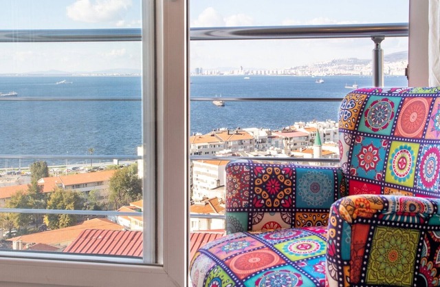 Lovely Flat in Konak with Sea View and Balcony