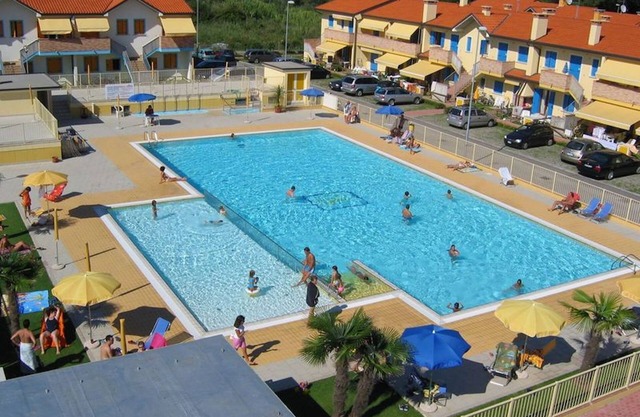 Lovely flat with pool-Beahost