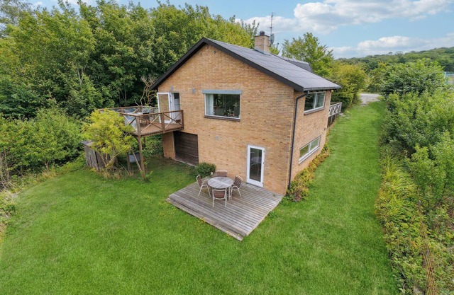 Lovely home in Allinge with kitchen
