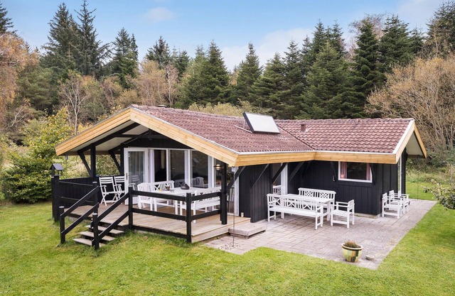 Lovely home in Fjerritslev with WiFi
