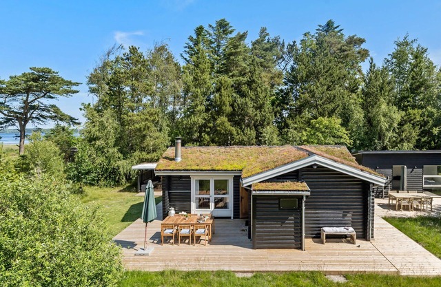 Lovely home in Højslev with kitchen