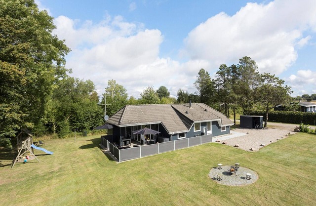 Lovely home in Humble with sauna