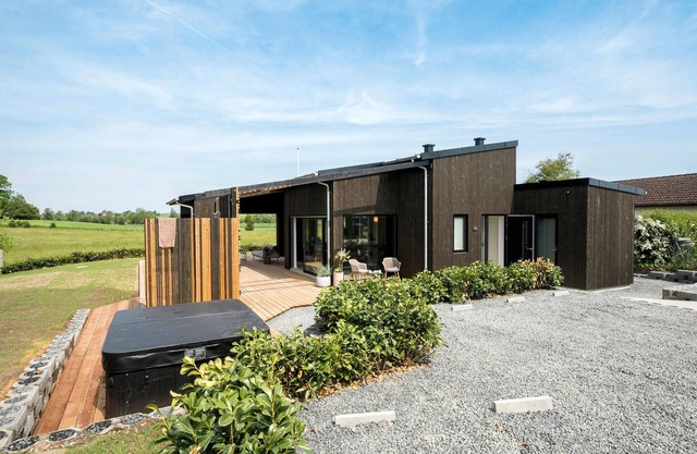 Lovely home in Kerteminde with WiFi