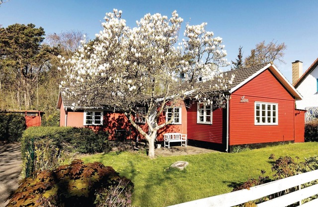 Lovely home in Nexø with WiFi