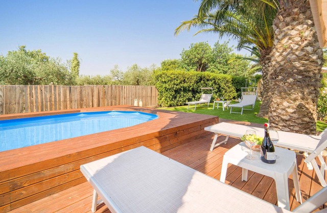 Lovely home in Partanna with WiFi