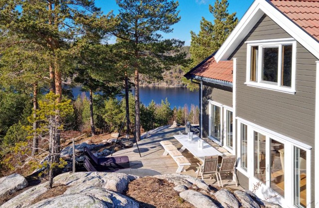 Lovely Home In Risør With Sauna