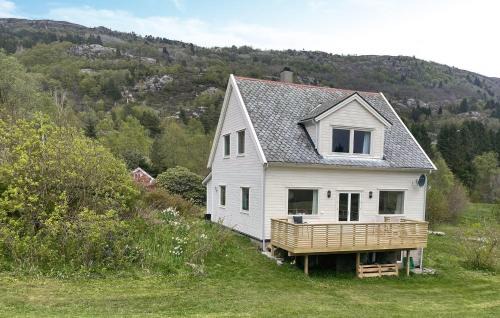 Lovely Home In Sørbøvåg