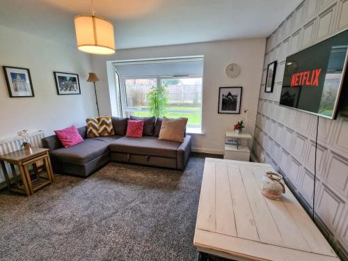 Lovely Kirkby Flat by City SuperHost