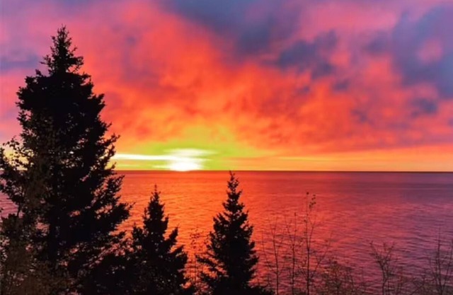 Lovely Lake Superior Waterfront Townhome, Tofte, North Shore of MN.