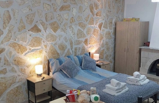 Lovely Studio in Strinilas with its own pool