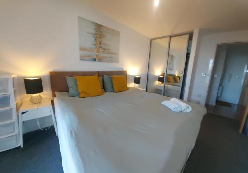Lovely Stylish 2 bedroom serviced apartment in Sheffield FREE WiFi