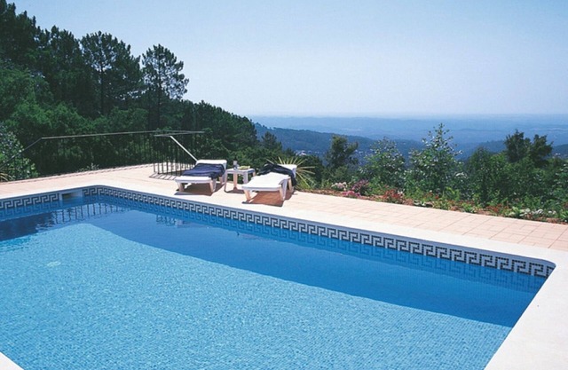 Lovely Villa, perfect for a relaxing vacation, with pool and view to the coast.