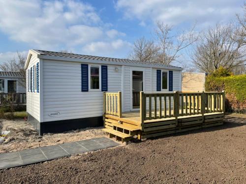 Low Budget - Luxe 4 persoons chalet met TV aan het Lauwersmeer