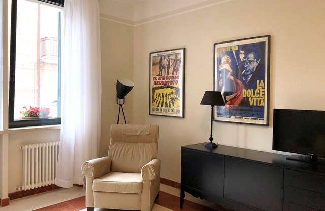 LucioeLucia Apartment in the nineteenth-century center of Grottammare