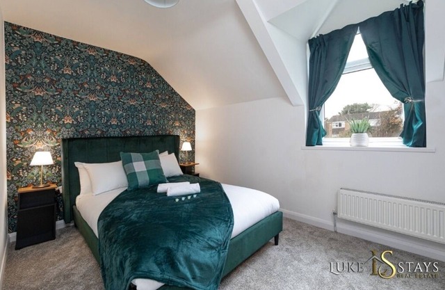 Luke Stays- Newtown Hall Cottage