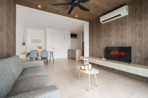 Lumi Tropicana Netflix CityView Balcony Muji 6pax
