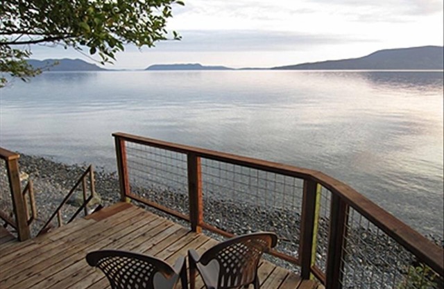 Lummi Island Waterfront Retreat with stunning views ! Perfect getaway.