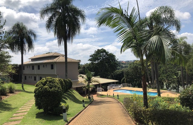 Lush Farm in front of the Dam - 13 suites and complete leisure