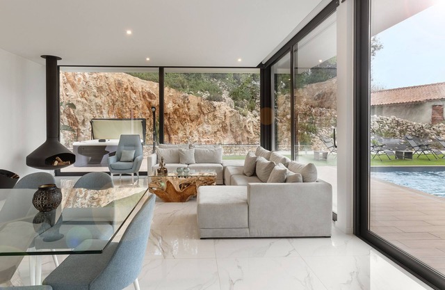 Lux & Charm Residence