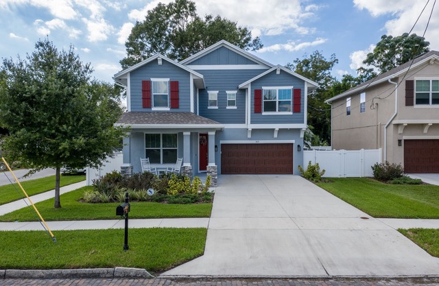 Lux Home - 5 Bedroom Downtown/Hyde Park - 30min to Beaches - 10min to Airport