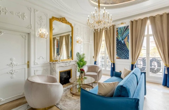 LUX - IMMERSE YOURSELF IN PARISIAN GRANDEUR WITH THE EXQUISITE - LE MARAIS