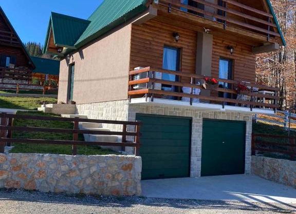 LUX VILLA MAXiM
