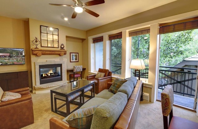 Luxe 2BR Ski-In/Ski-Out Retreat at Hyatt Mountain Lodge, Beaver Creek! Dec 9-13