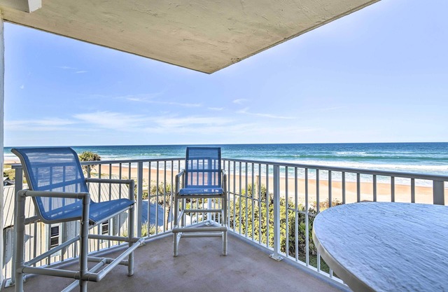 Luxe Oceanfront Condo w/Pool, Beach Access + Gear