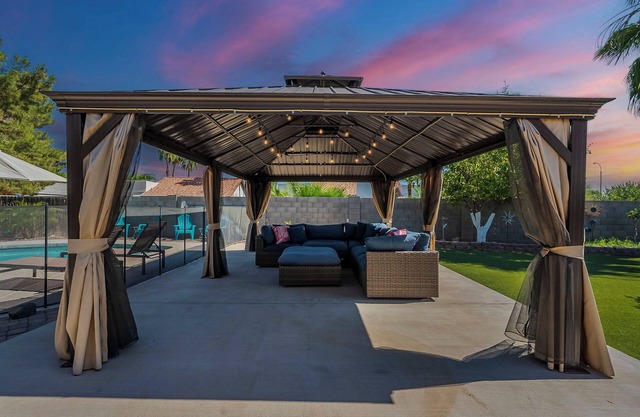 Luxe Poolside Escape in Chandler Minutes to Downtown Chandler