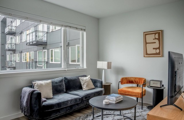 Luxe Redmond Jr 1BR w/Gym & BBQ, nr Shops, by Blueground