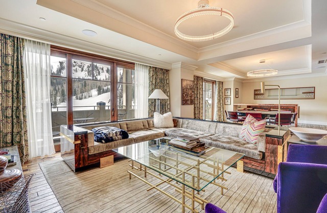 Luxe Ski-Out Park City Condo w/Mtn Views