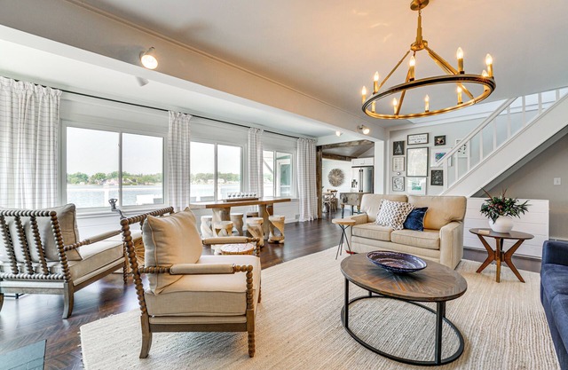 Luxe Waterfront Lake Fenton Home: Decks & Fire Pit