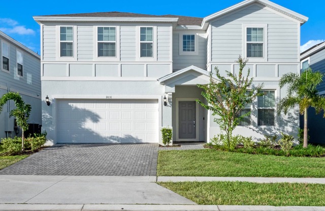 Luxurious 10 Bed Pool Home with Game Room-2031LC