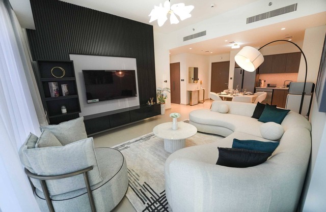 Luxurious 2BR With Dubai Mall & Burj Khalifa Right At Your Door Step