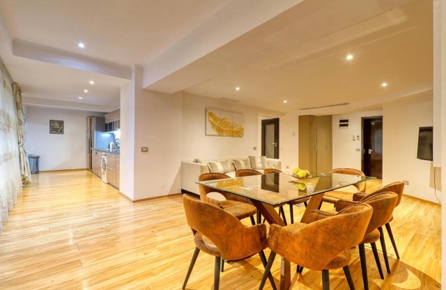Luxurious 3 Bedroom Apartment in Herastrau