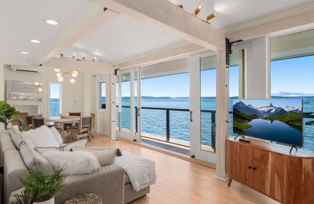 Luxurious 3BR Villa | Chateau La Mer | Ocean Views