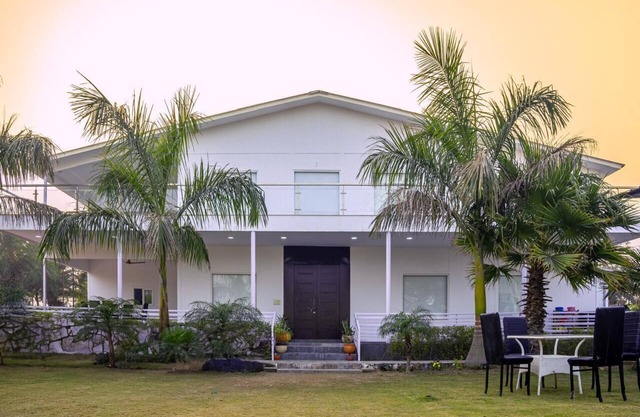 Luxurious 4BHK Farmhouse Retreat with Private Pool
