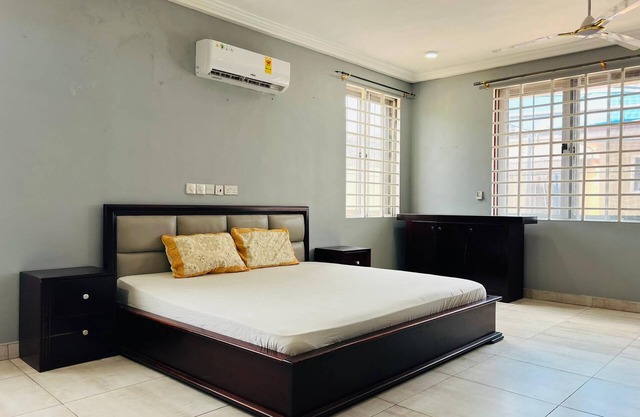 Luxurious 4BR 4.5BA Fully Furnished Retreat – Perfect for Families or Groups!n