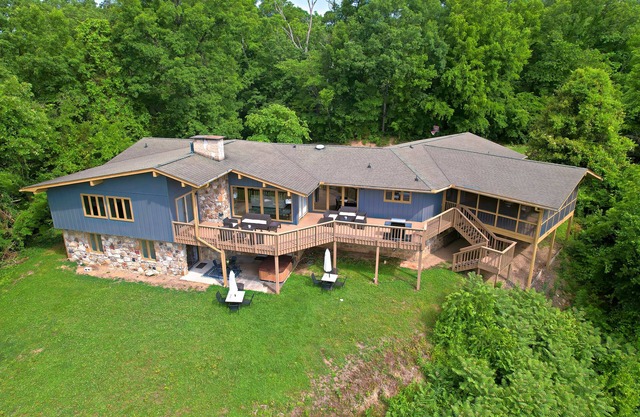 Luxurious 7 acre/7 bedroom/7 bath mountain estate.n