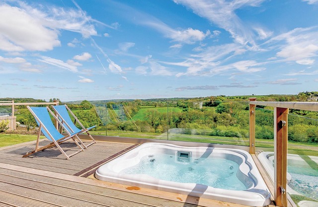 Luxurious and contemporary studio pod with double sofa bed.