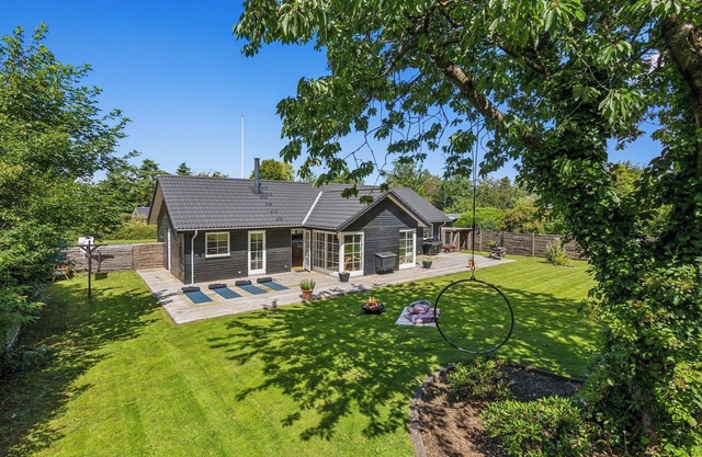 Luxurious and idyllic summer house – 134 m²